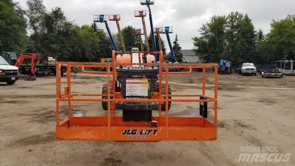 JLG 600S Telescopic boom lifts