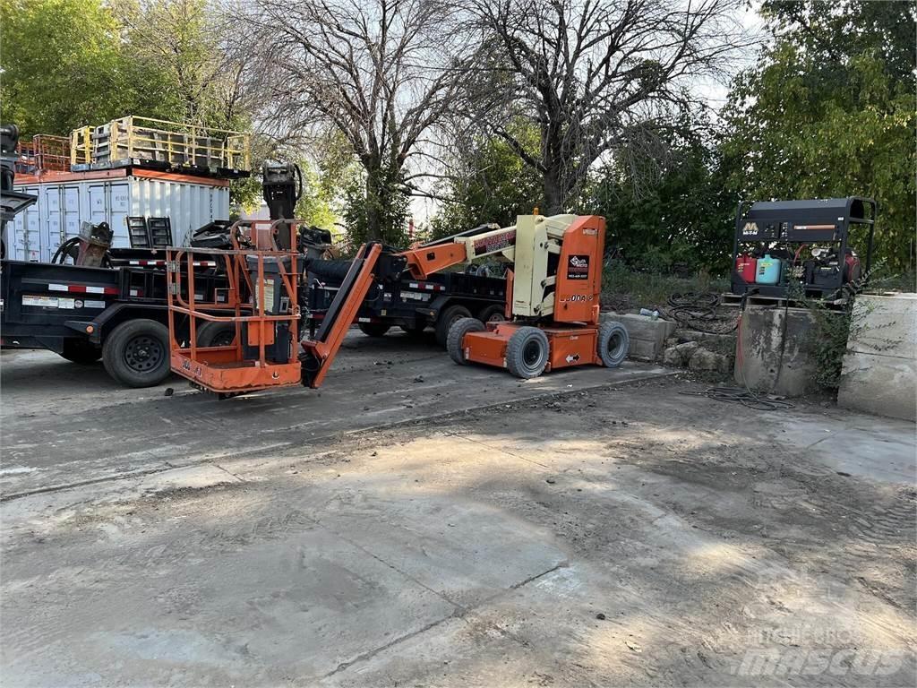 JLG E300AJP Articulated boom lifts