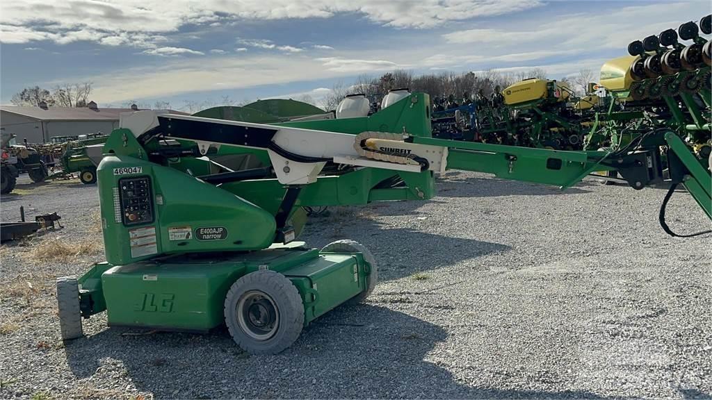JLG E400AJPN Articulated boom lifts