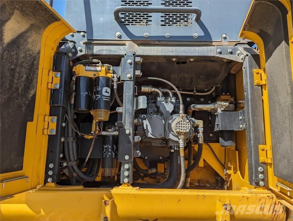 John Deere 470G LC Crawler excavators