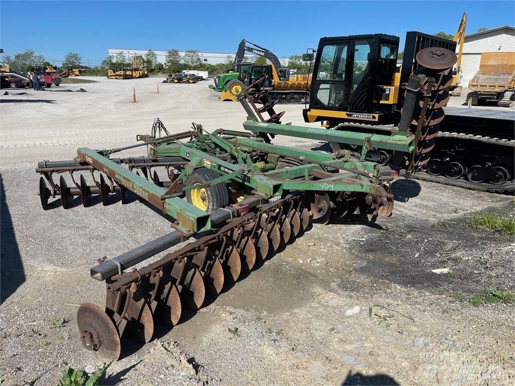 John Deere 640 Disc harrows