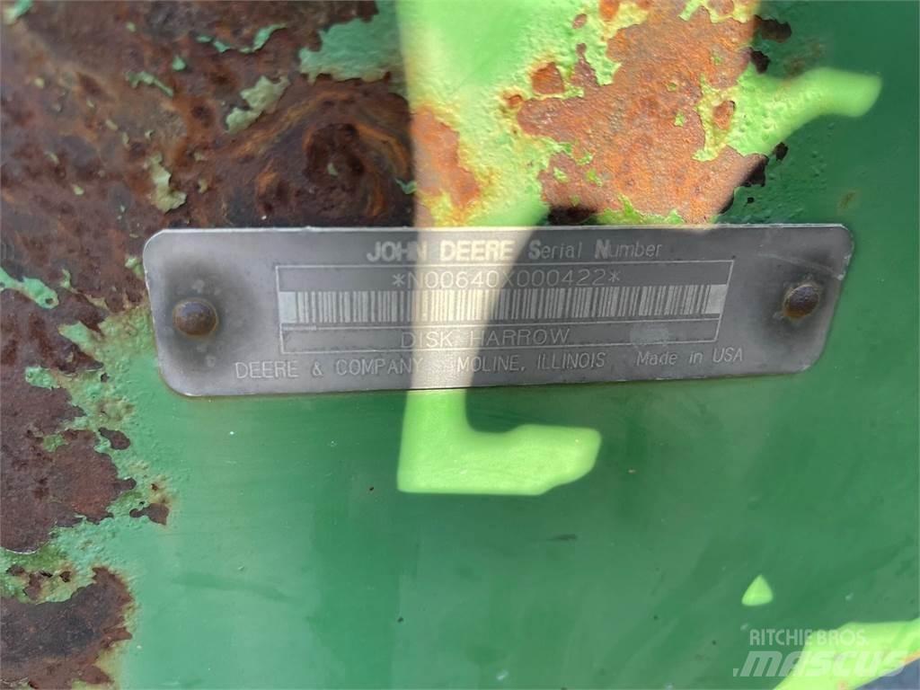 John Deere 640 Disc harrows