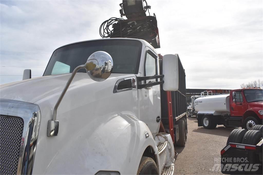 Kenworth T680 Truck mounted cranes