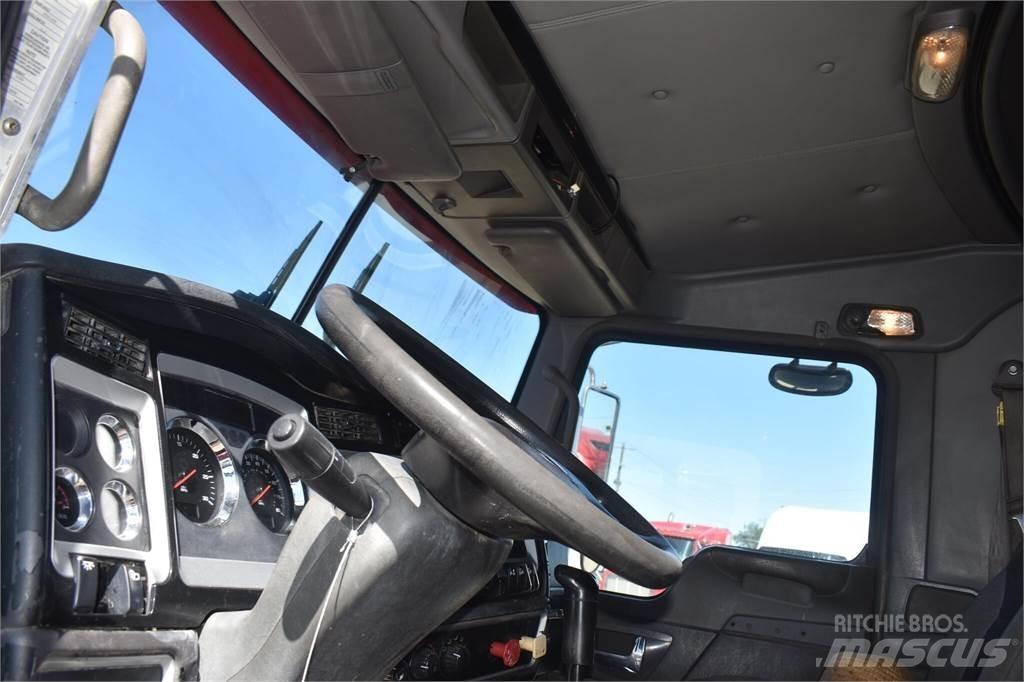Kenworth T800 Truck mounted cranes
