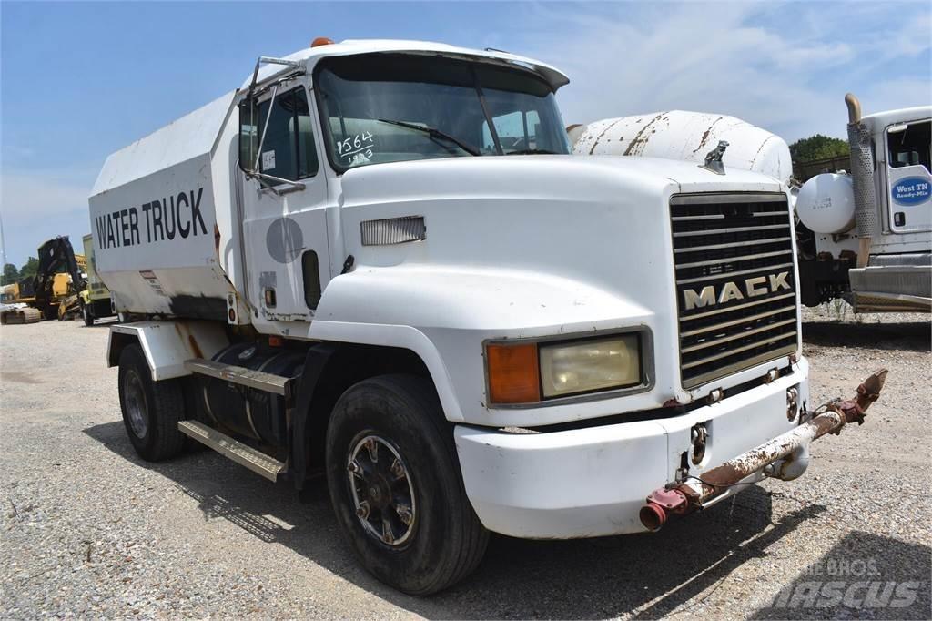 Mack CH613 Tanker trucks