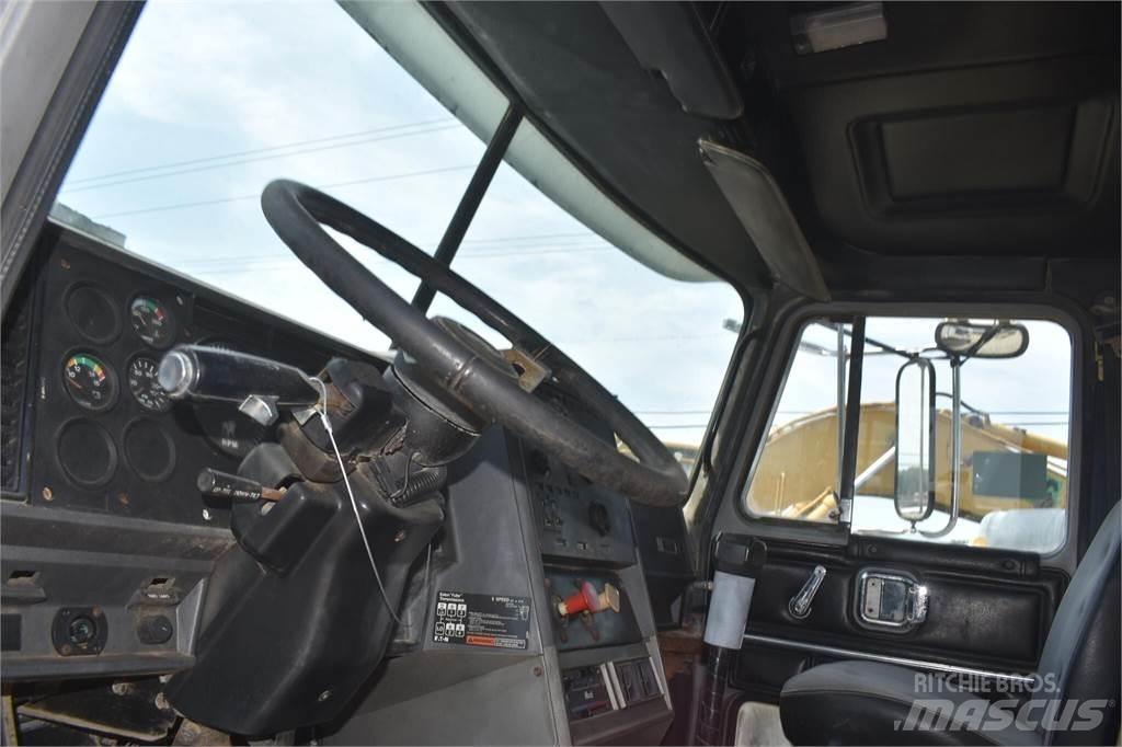 Mack CH613 Tanker trucks
