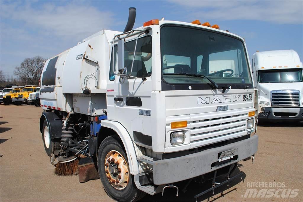 Mack MIDLINER MS250 Sweeper trucks