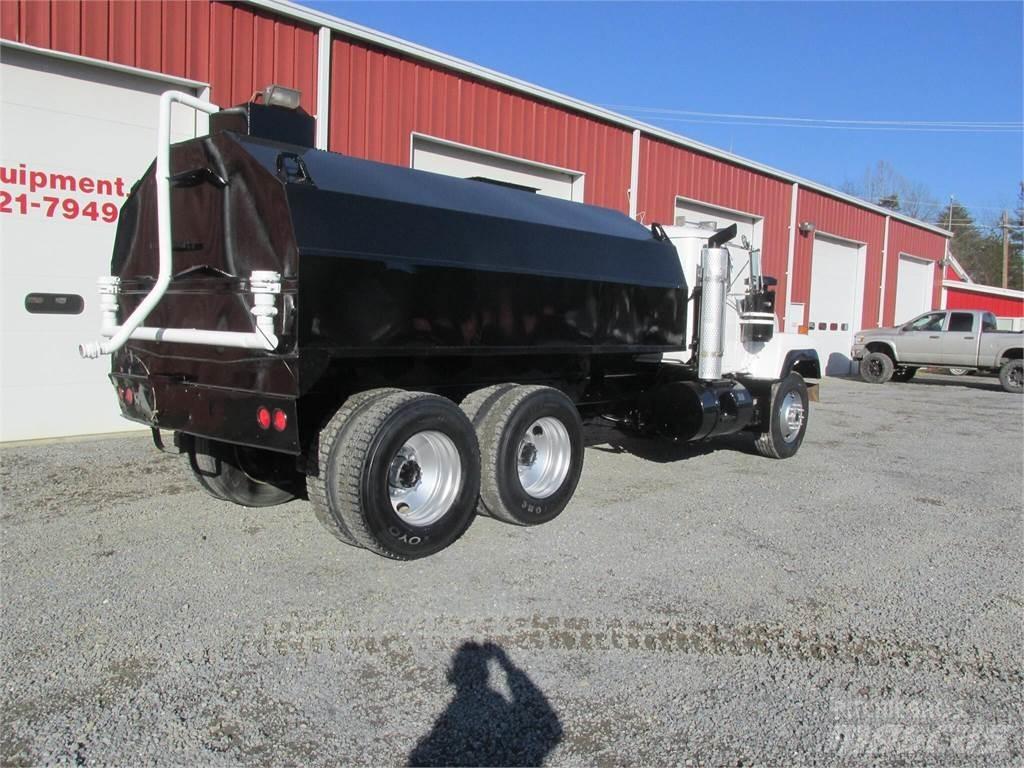 Mack R685S Tanker trucks