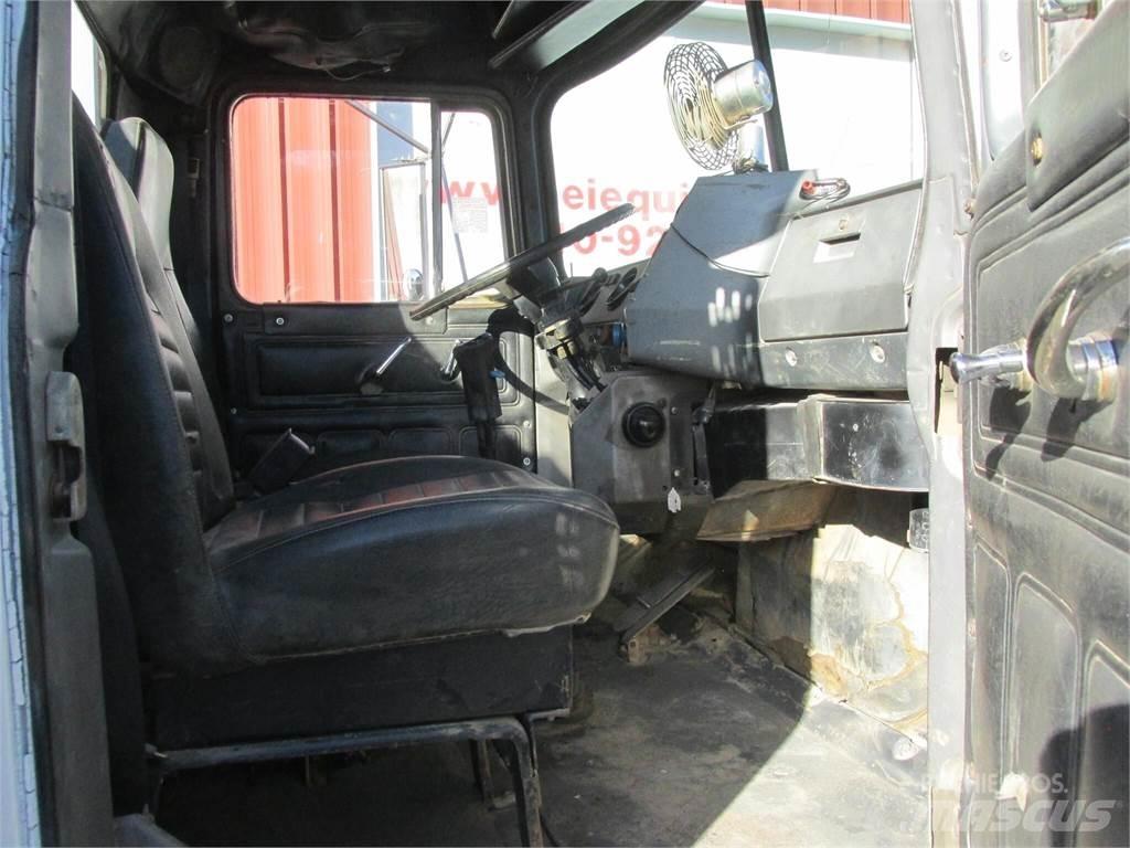 Mack R685S Tanker trucks