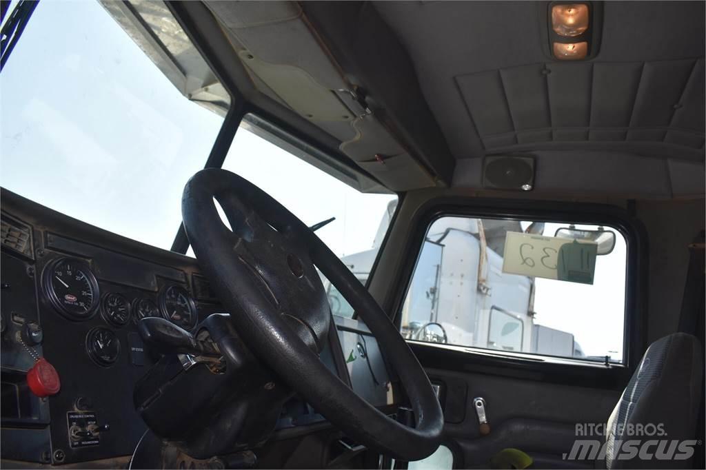 Peterbilt 340 Tipper trucks