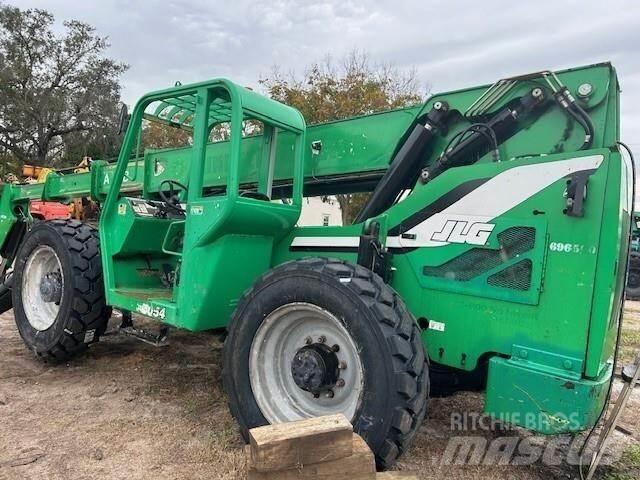 SkyTrak 10054 Telescopic handlers