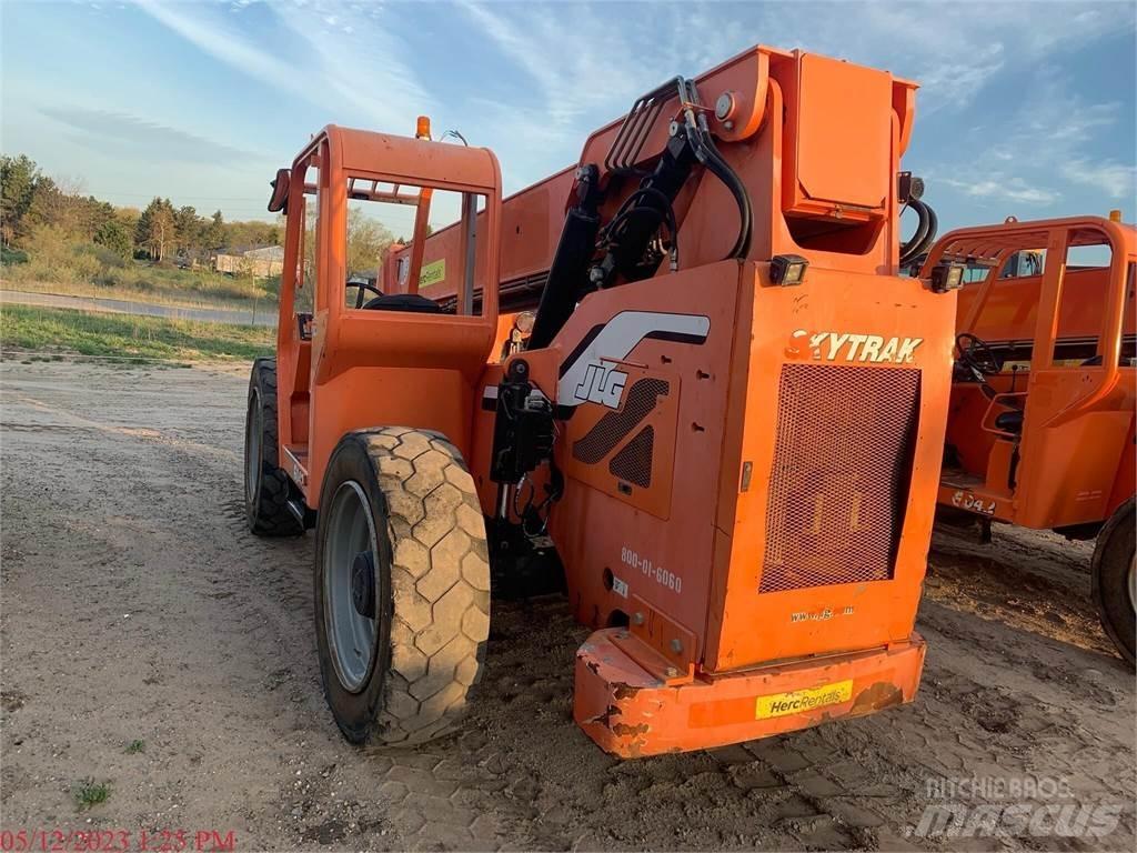 SkyTrak 6042 Telescopic handlers