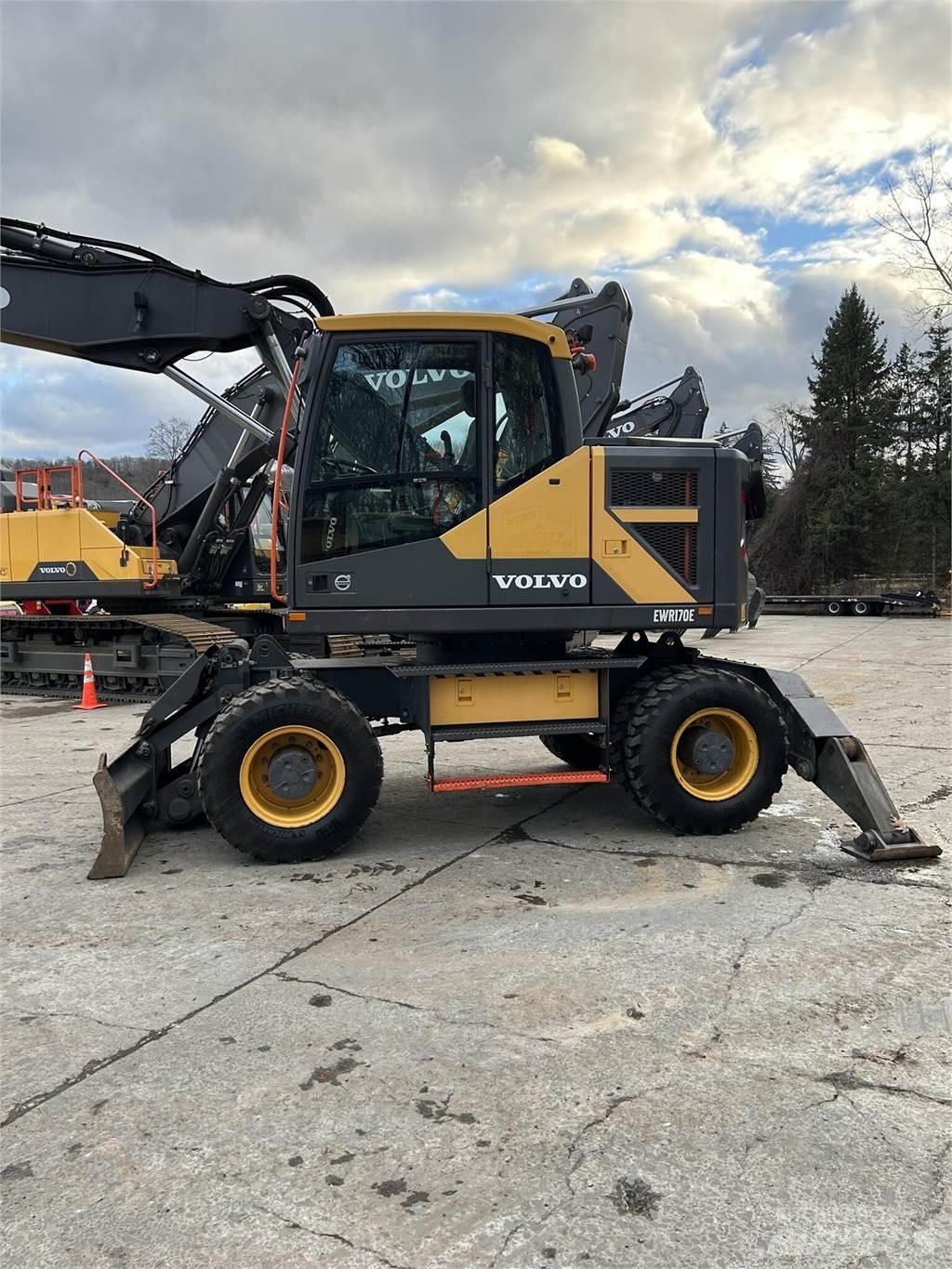 Volvo EWR170E Wheeled excavators