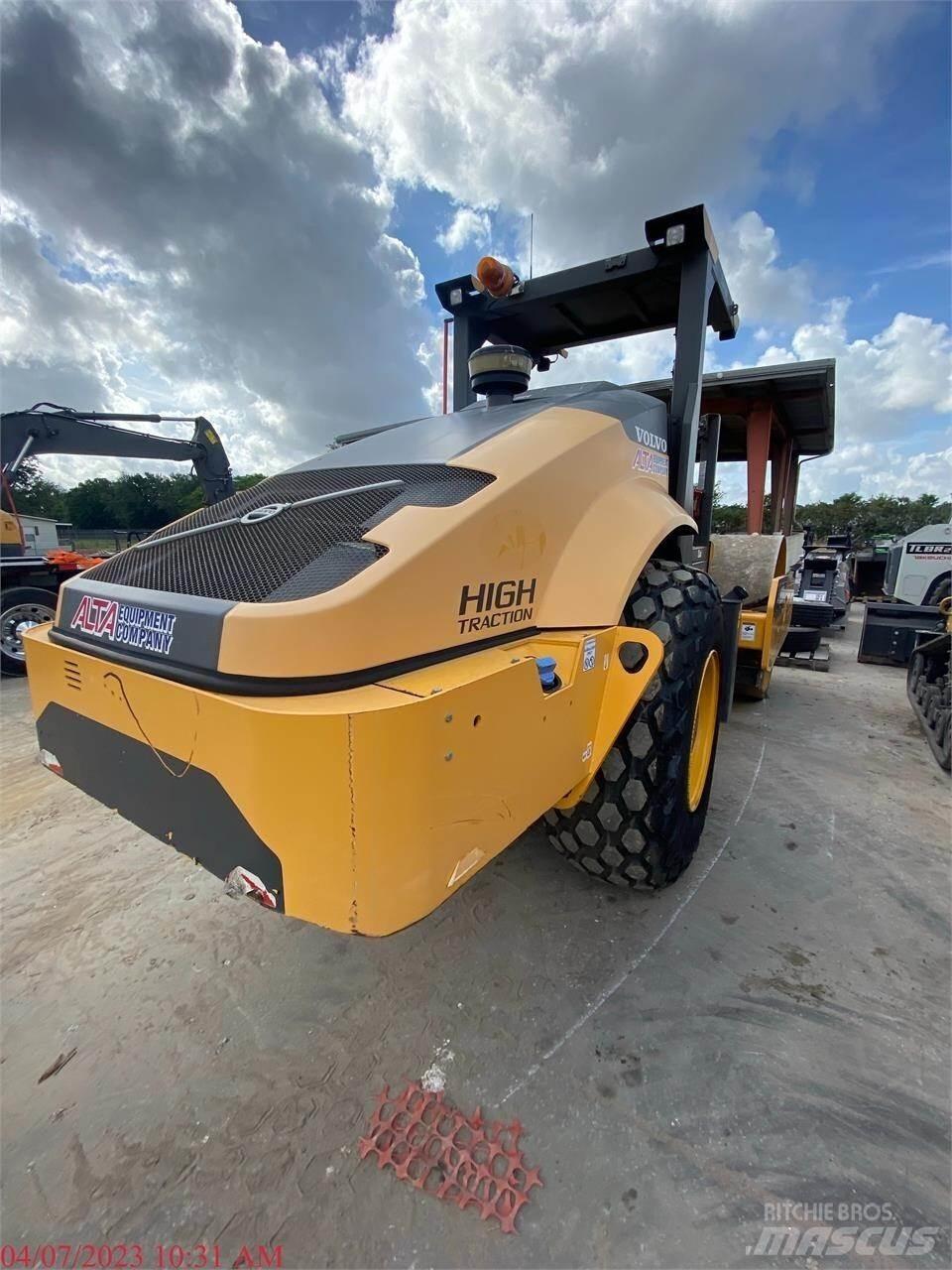 Volvo SD115B Twin drum rollers