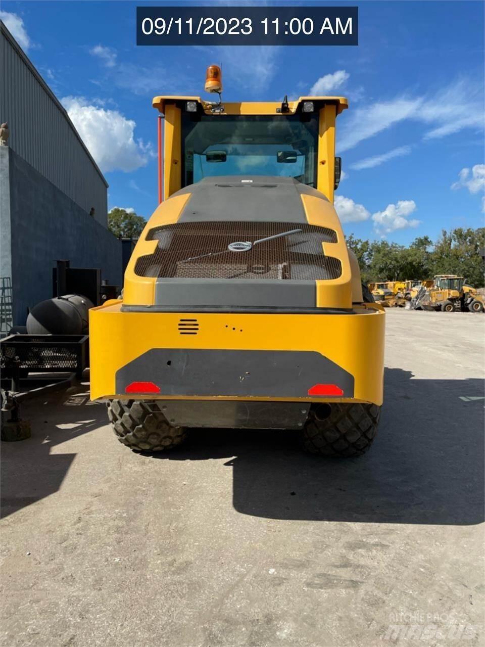 Volvo SD115B Twin drum rollers