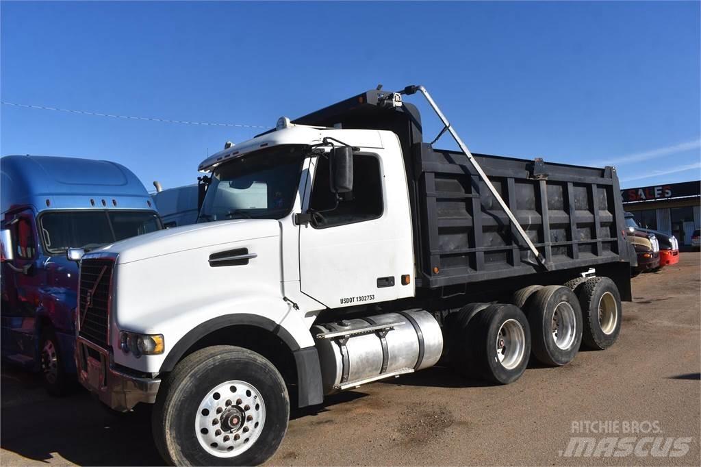 Volvo VHD64F200 Tipper trucks