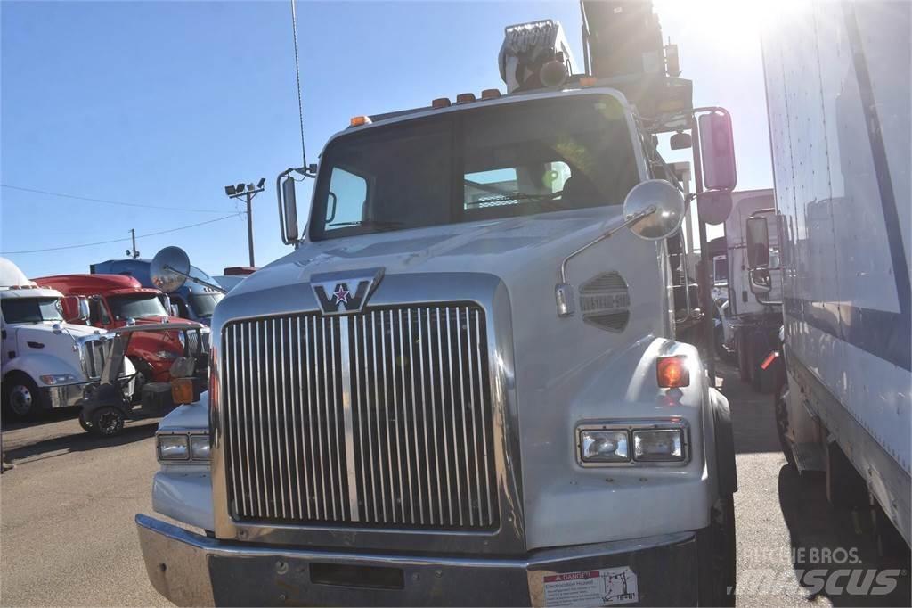 Western Star 4900 Truck mounted cranes