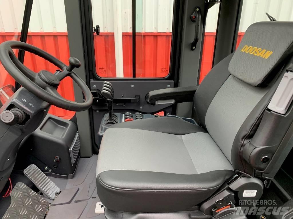 Doosan D160S-7 Diesel trucks
