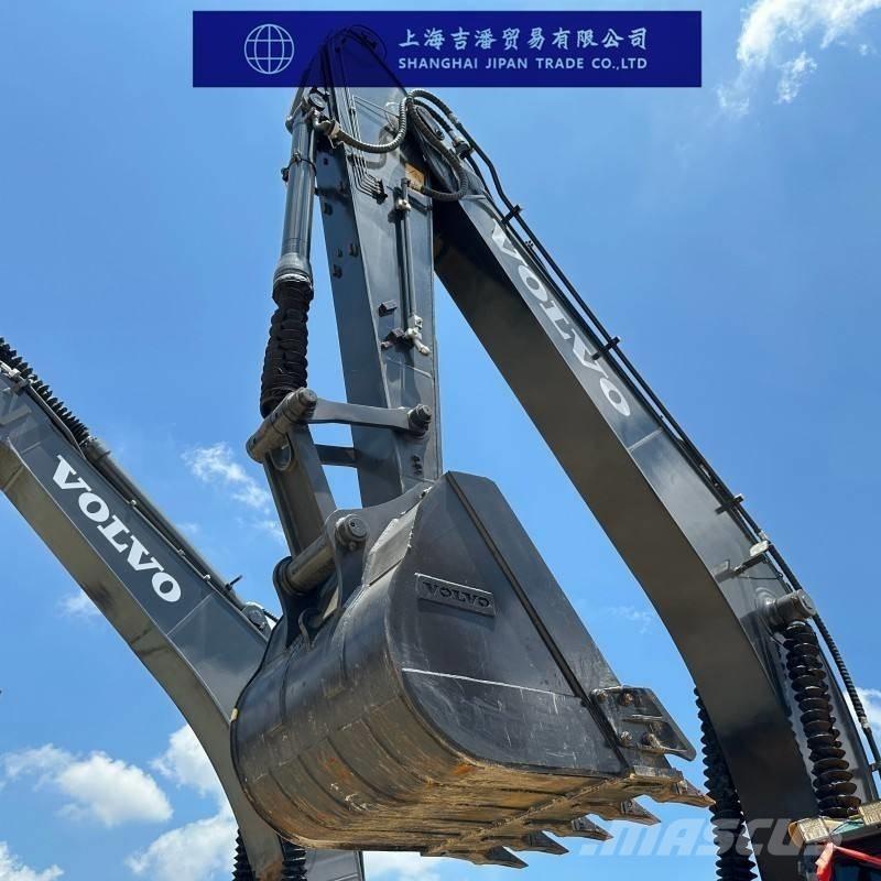 Volvo EC 220 Crawler excavators