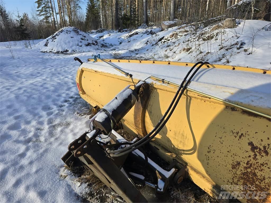 Rote 320 alueaura Snow blades and plows