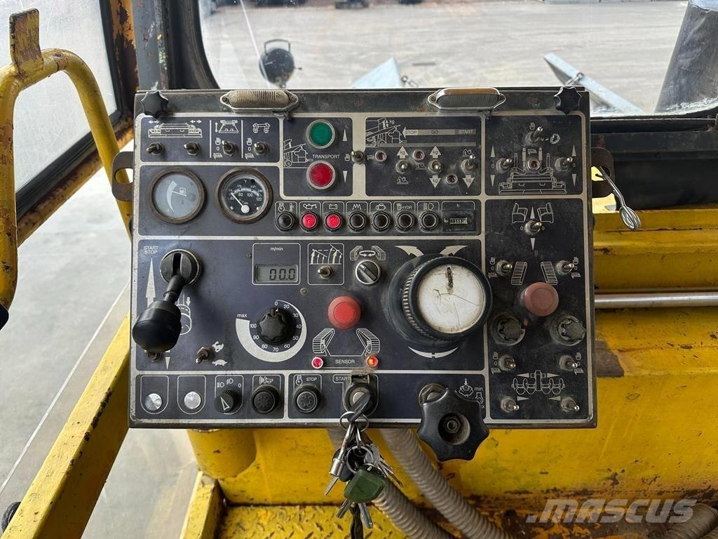 Demag DF 140 C Asphalt pavers