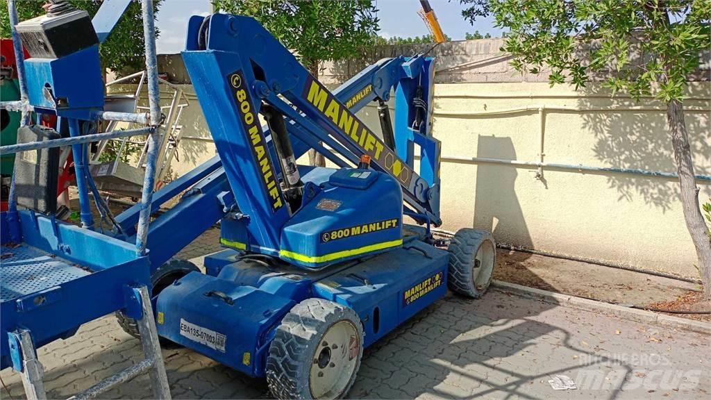 UpRight AB38 Articulated boom lifts
