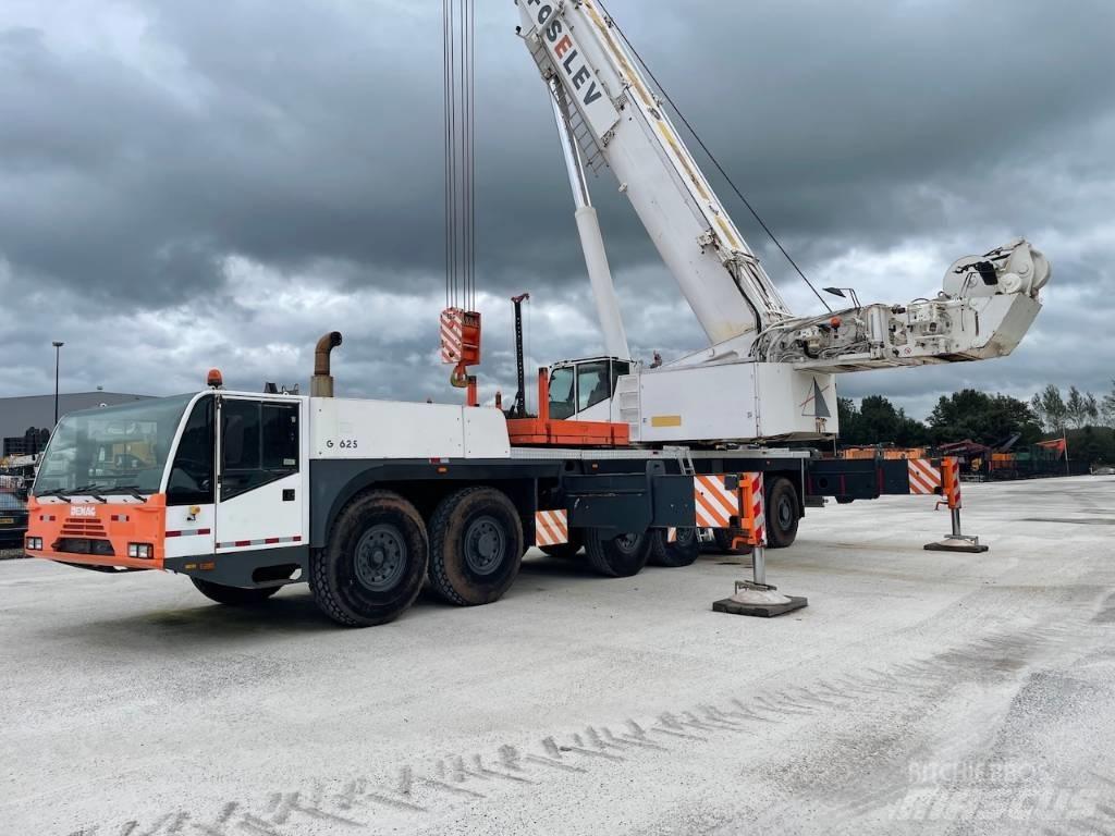 Demag AC 300 All terrain cranes