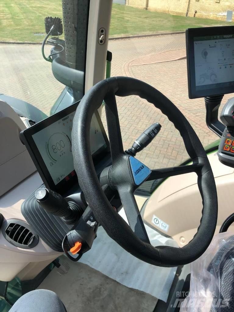 Fendt 718 Vario Tractors
