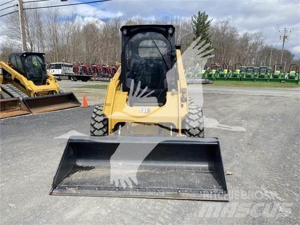 CAT 262D3 Skid steer loaders