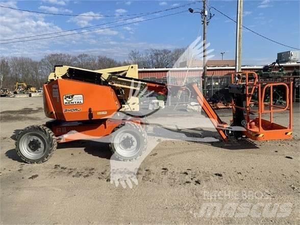JLG 340AJ Articulated boom lifts