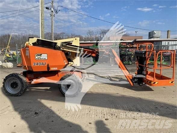 JLG 340AJ Articulated boom lifts
