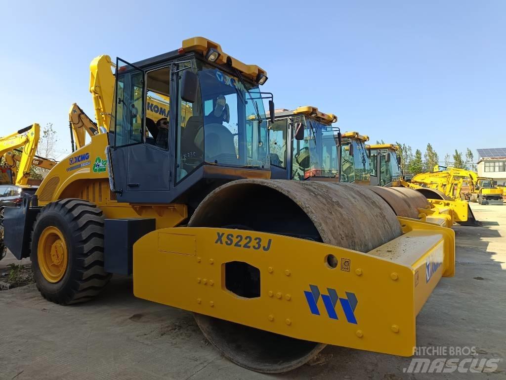 XCMG XS 223 J Single drum rollers