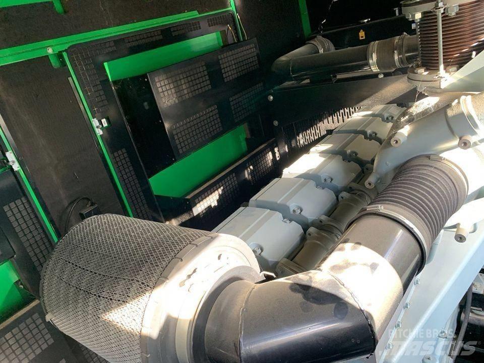 Mitsubishi 765 KVA Diesel Generators