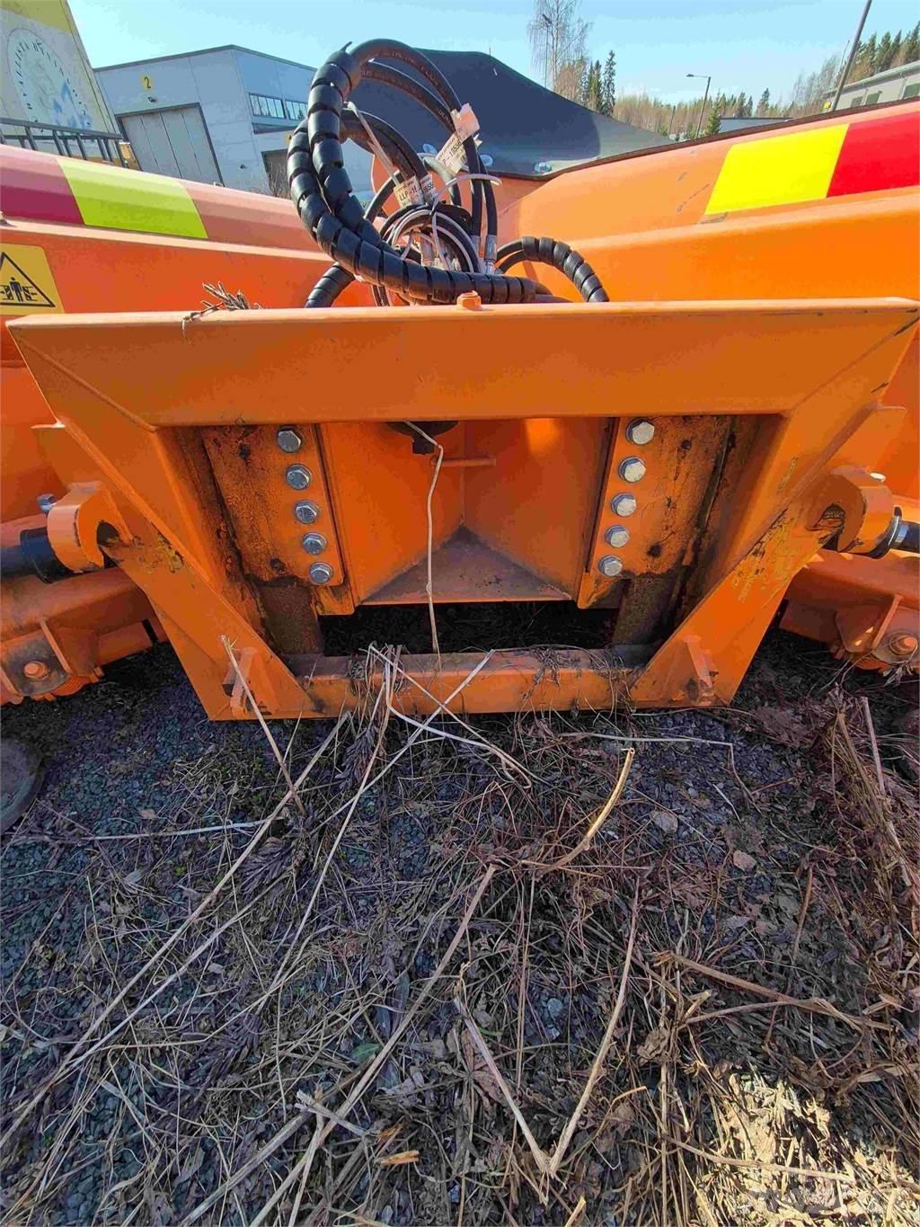 FMG nivelaura 390 Snow blades and plows