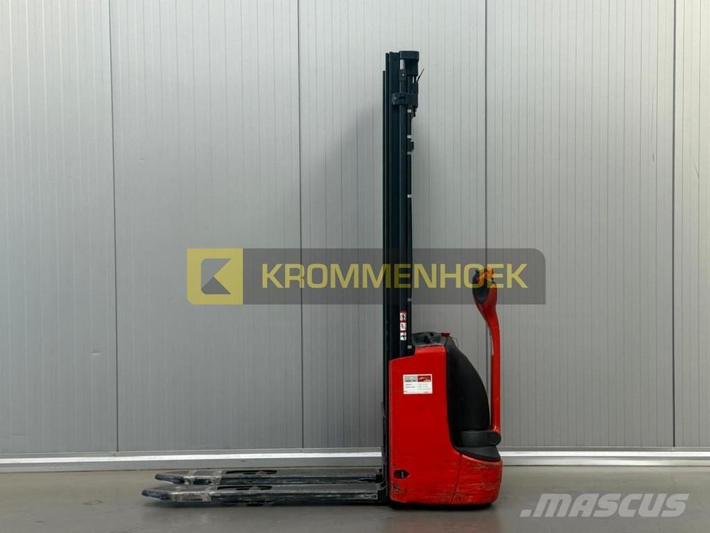 Linde L 10 Pedestrian stacker