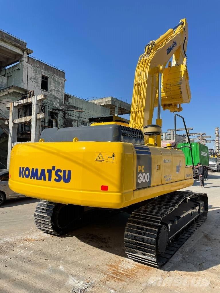 Komatsu PC 300-7 Crawler excavators