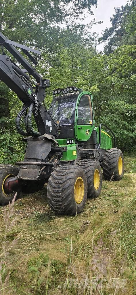 John Deere 1070e Harvesters