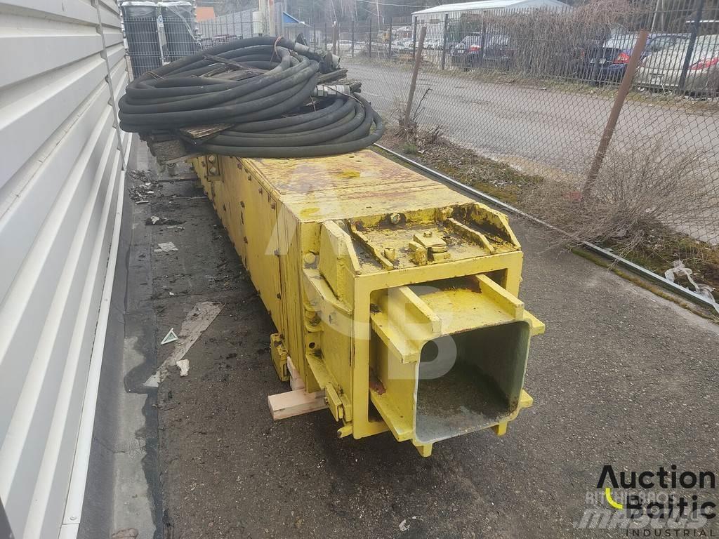 Delmag HB 30 Pipe layer dozers