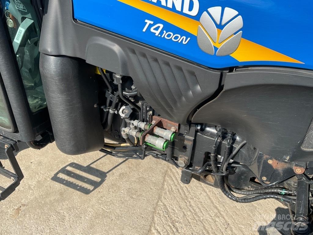 New Holland T 4.100 Tractors