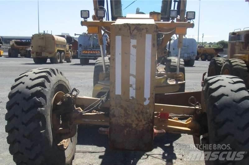 CAT 140K Graders