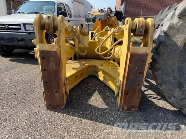 CAT D 8 R Ripper Other components