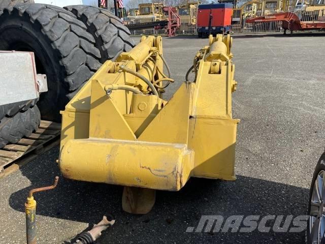 CAT D 8 R Ripper Other components