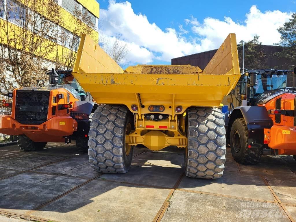 Bell B30E 4x4 Articulated Haulers