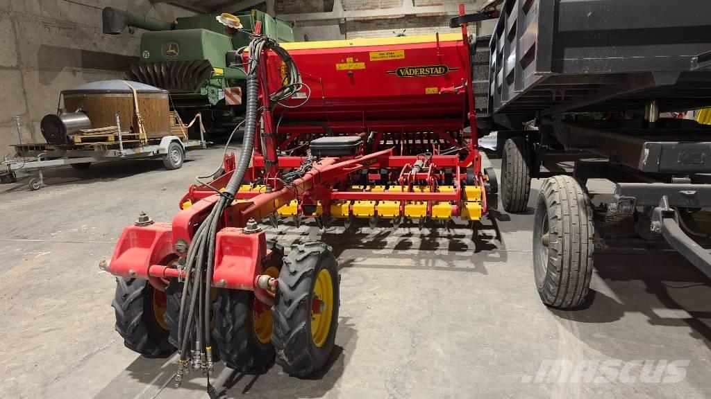 Väderstad Rapid300S Drills
