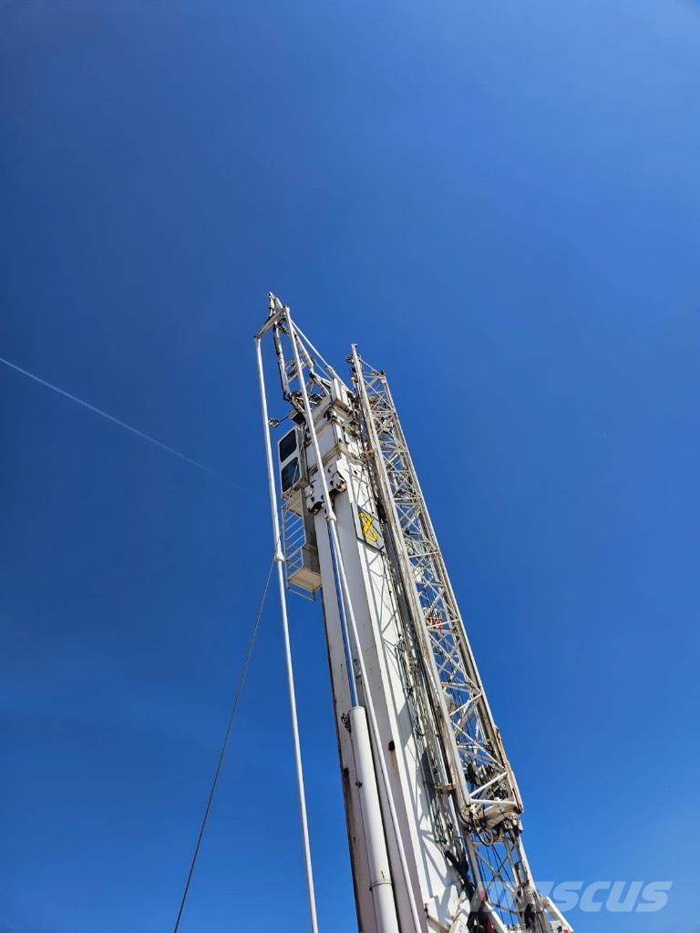 Spierings AT5 - 599 Self-erecting cranes