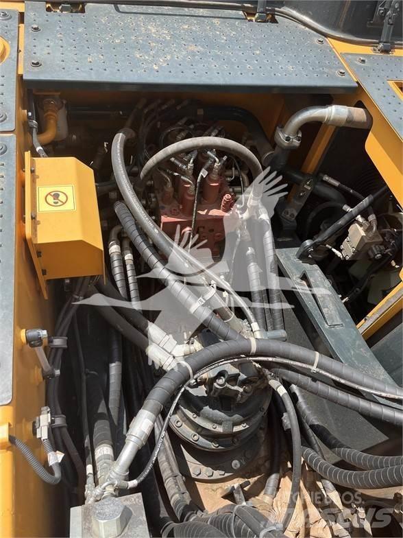 Hyundai HX330L Crawler excavators