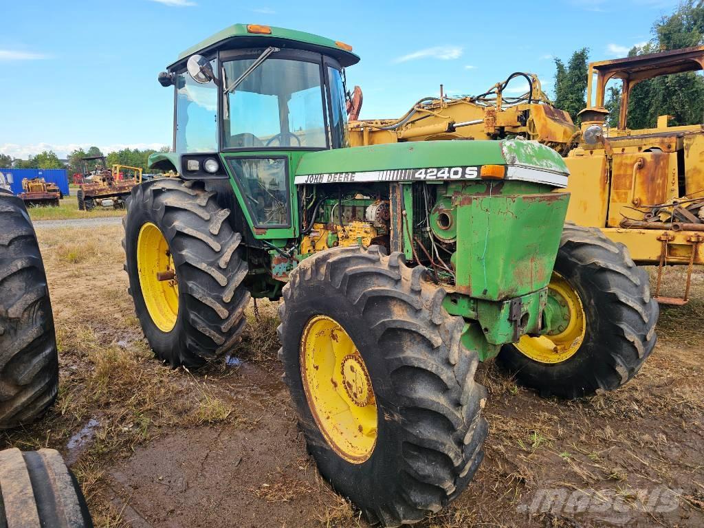 John Deere 4240 S Tractors
