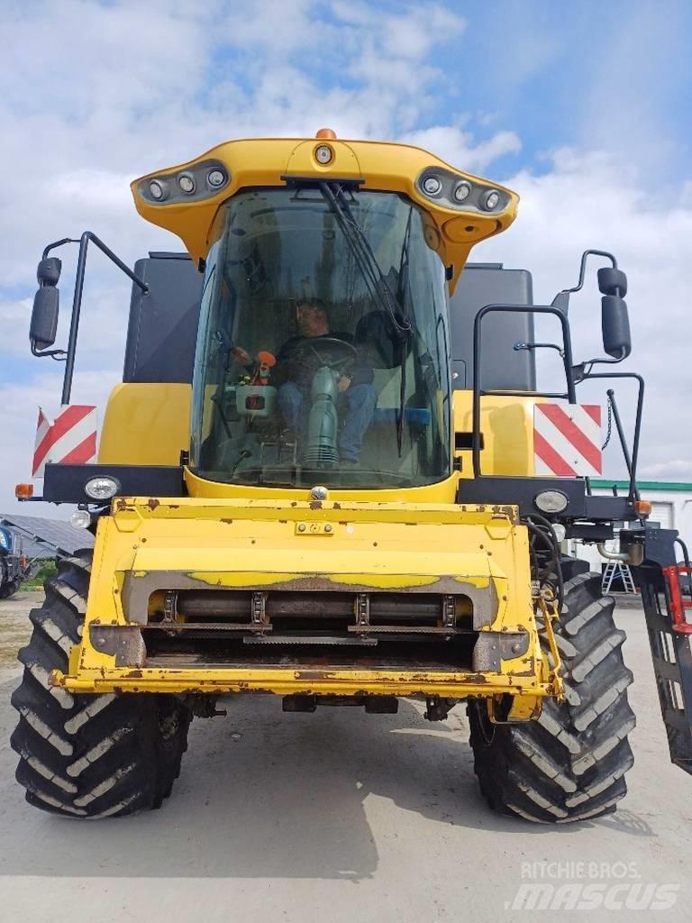 New Holland CX 6090 Combine harvesters