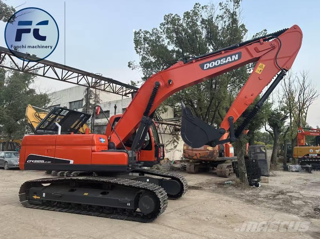 Doosan DX 225 LC Crawler excavators