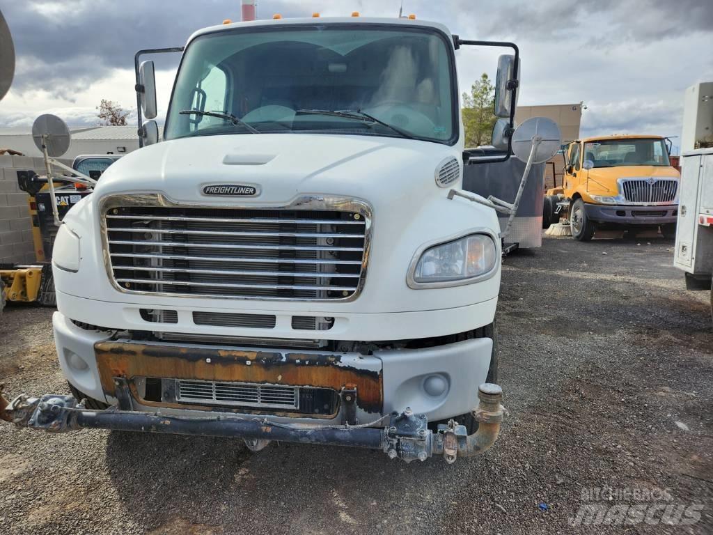 Freightliner M2-106 Water bowser